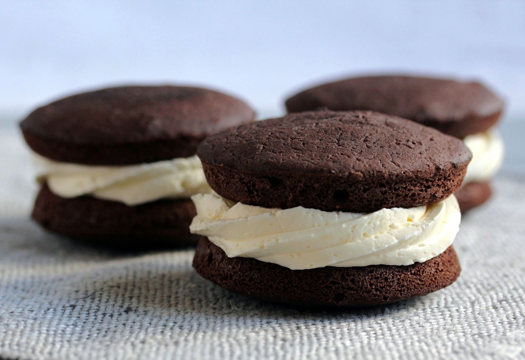 Vähähiilarinen vaahtokarkkikuorrute, "perinteisenä" whoopie pie -täytteenä