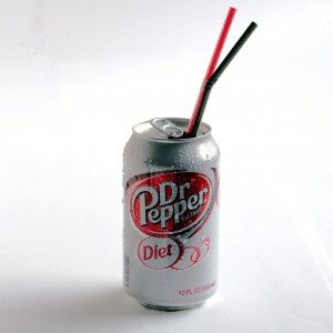 Tee-se-itse Diet Dr Pepper, aito tölkki, terveellinen sisältö | Alakarpisti.com